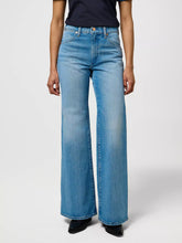 DAMSKIE SPODNIE WRANGLER 70S FLARE SOFT OCEAN 112371178
