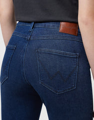 DAMSKIE SPODNIE WRANGLER SLIM UNBREAKABLE 112343578