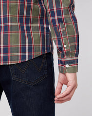 MĘSKA KOSZULA MATERIAŁOWA WRANGLER LS 1PKT SHIRT DUSTY OLIVE W5A14MX45 112141415