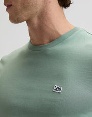 MESKA KOSZULKA LEE SS PATCH LOGO TEE DESERT SAGE 112376466