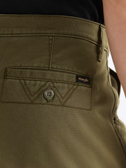MĘSKIE SPODENKI WRANGLER CHINO SHORTS OLIVE NIGHT 112378917