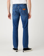 MĘSKIE SPODNIE JEANSOWE WRANGLER GREENSBORO HARD EDGE W15QJX246 112126935