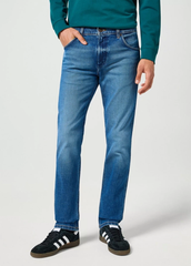 MĘSKIE SPODNIE JEANSOWE WRANGLER GREENSBORO RAINDROP 112355020