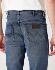MĘSKIE SPODNIE JEANSOWE WRANGLER TEXAS SLIM THE GURU W12SU551H 112141159
