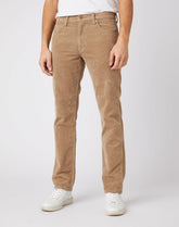 MĘSKIE SPODNIE MATERIAŁOWE WRANGLER GREENSBORO FLAX W15QA2C04 112141185