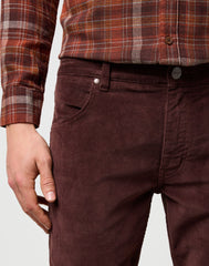 Męskie Spodnie Sztruksowe Wrangler Greensboro Mahogany 112370724