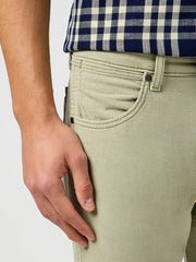 MESKIE SPODNIE WRANGLER GREENSBORO TEA 112362440