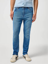 Męskie Spodnie Jeansowe Wrangler Larston Heritage Haze 112362457