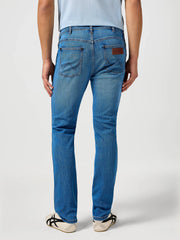 MESKIE SPODNIE WRANGLER LARSTON HERITAGE HAZE 112362457