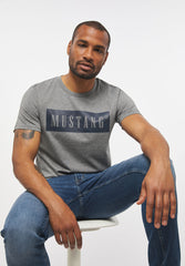 Męski T-Shirt Koszulka Nadruk Mustang Style Alex C Logo Tee Mid Grey Melange 1013223 4140