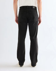 Męskie Jeansy Proste Wrangler Straight Black Rinse 112126014