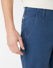 WRANGLER CASEY CHINO MĘSKIE SPODNIE MATERIAŁOWE DARK DENIM W1C050XTG 112141230