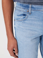 WRANGLER GREENSBORO MĘSKIE SPODNIE JEANSOWE JEANSY THE BRONCO W15Q84Z68 112330711