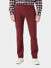 Spodnie Materiałowe Męskie Wrangler Greensboro Dahlia 112341456 W15Q016299