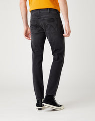 Męskie Spodnie Jeansowe Wrangler Larston Like A Champ W18SHT120 112141216