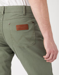 Męskie Spodnie Materiałowe Wrangler Greensboro Dusty Olive 112341466 W15Q018115
