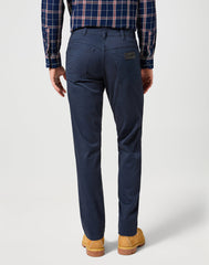 WRANGLER MĘSKIE SPODNIE MATERIAŁOWE TEXAS DARK NAVY 112356791 W121012239