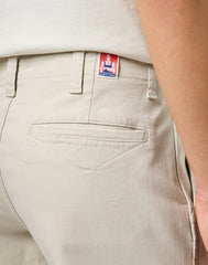 Męskie Spodnie Wrangler Relaxed Chino Pelican 112362915
