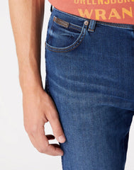 WRANGLER TEXAS SLIM MĘSKIE SPODNIE JEANSOWE BLUE SILK W12SCV39Z 112145789