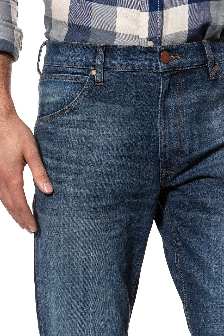 WRANGLER SPODNIE MĘSKIE GREENSBORO GREEN DUST W15QTG75E