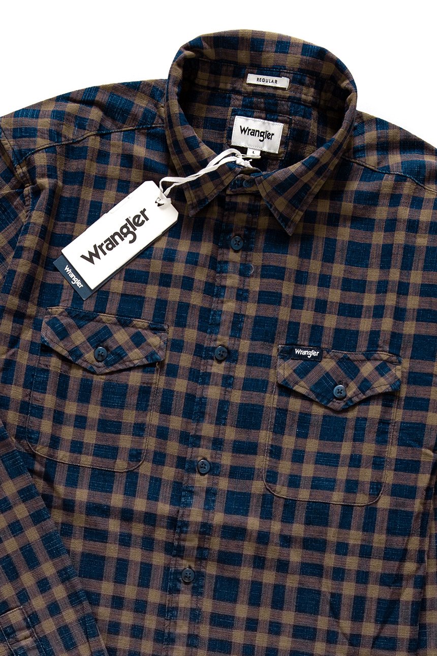 WRANGLER  LS 2 PKT SHIRT PINECONE W5917OP1S