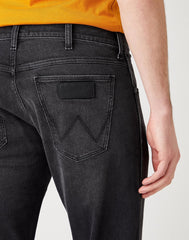 WRANGLER LARSTON MĘSKIE SPODNIE JEANSOWE LIKE A CHAMP W18SHT120