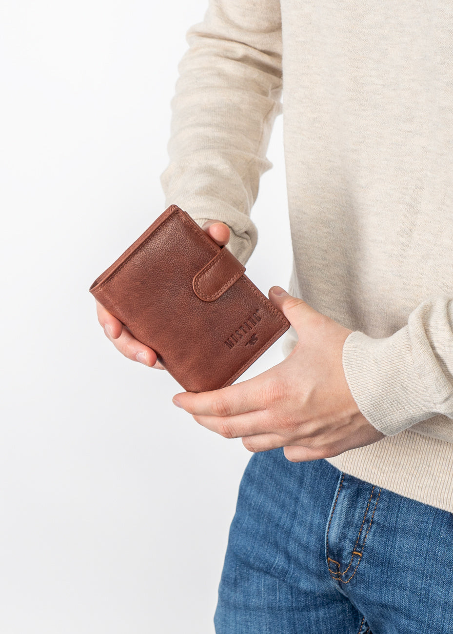 Skórzany Portfel Brązowy Uniwersalny Rfid Mustang Denimo High Wallet Side Opening