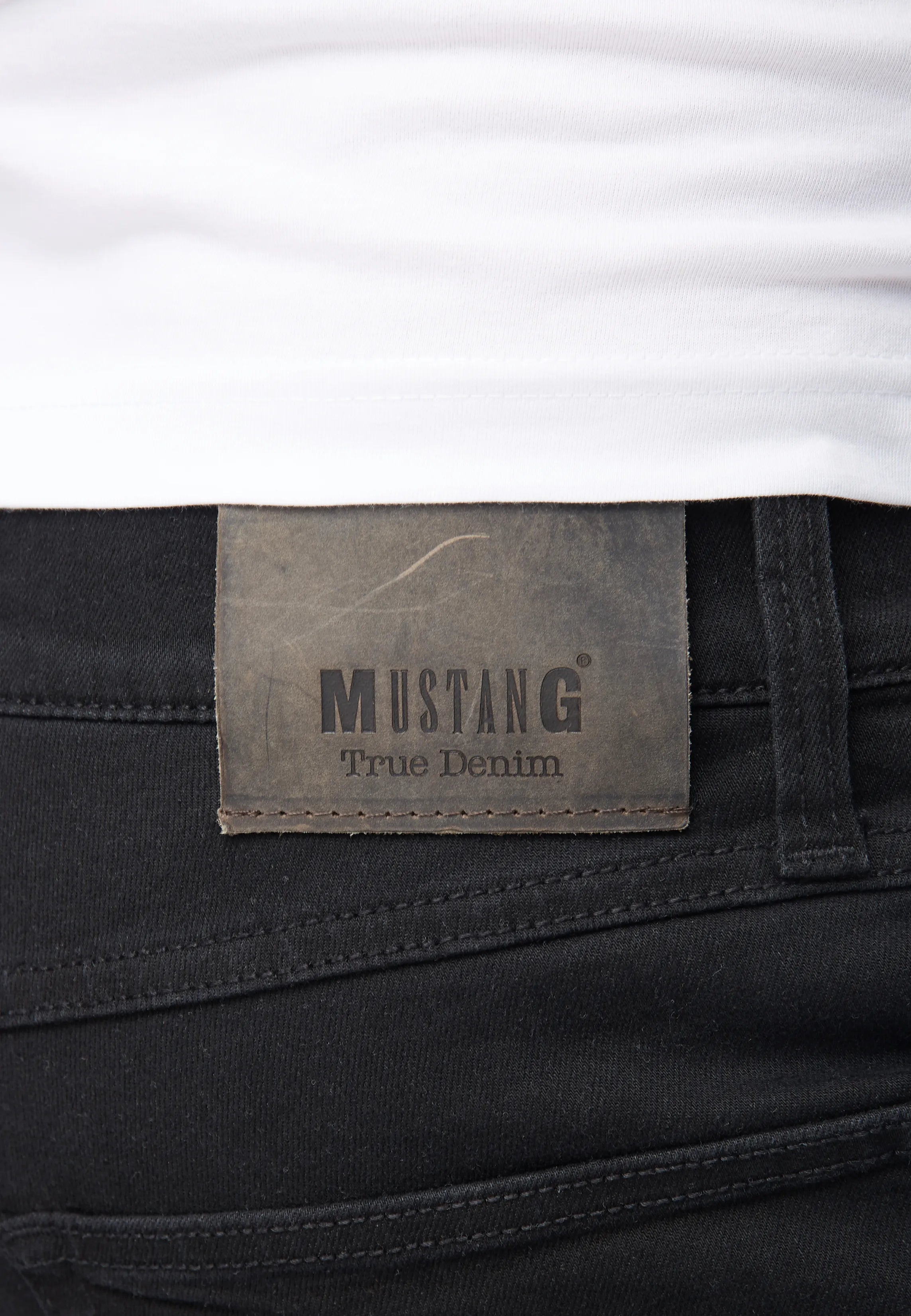 Męskie Spodnie Jeansowe Mustang Tramper Tapered Denim Black 1005088 4000 800