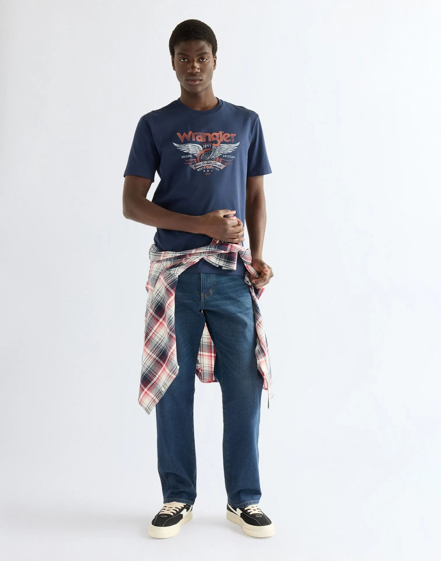 BLUZKI MĘSKIE WRANGLER AMERICANA TEE BLACK IRIS 112387008