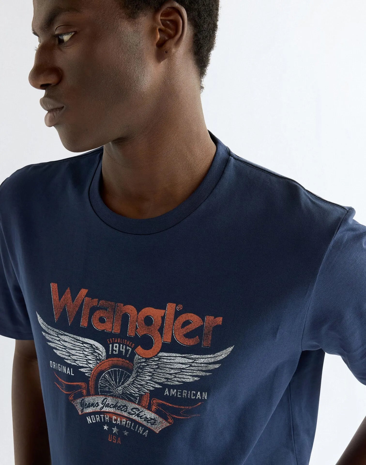 BLUZKI MĘSKIE WRANGLER AMERICANA TEE BLACK IRIS 112387008