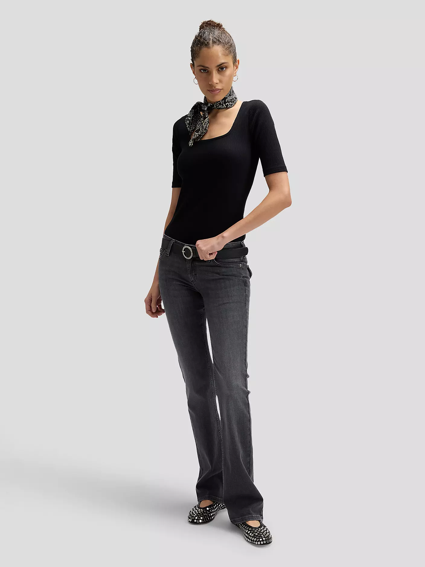 DAMSKA KOSZULKA LEE SS SQUARED NECK BLACK 112377001