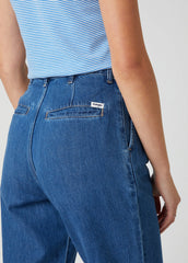 DAMSKIE SPODNIE JEANSOWE WRANGLER MOM CHINO LAKE SIDE W22H-ZB-26K 112127816