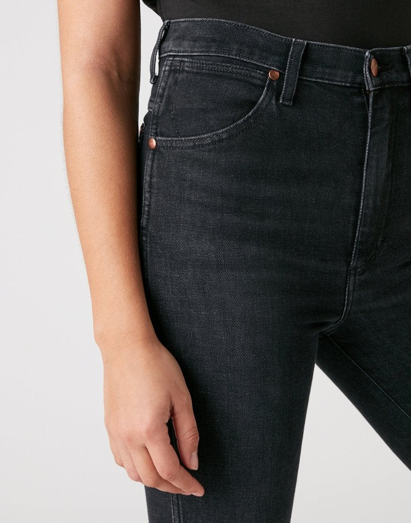 DAMSKIE SPODNIE JEANSOWE WRANGLER WILD WEST NIGHT FEVER W2H2KO96B 112128614