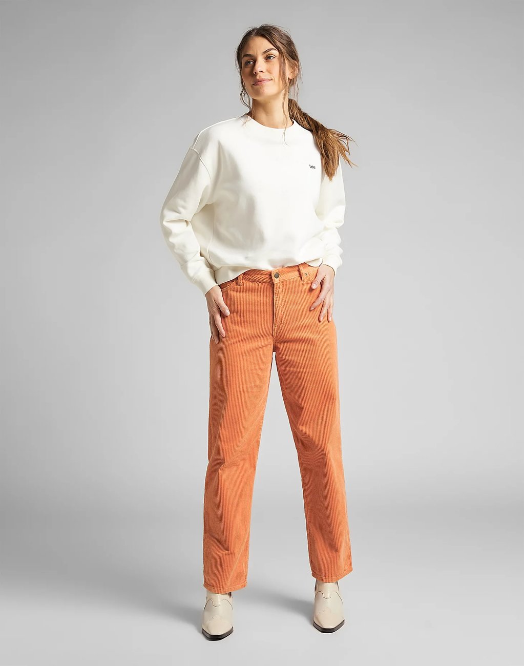 DAMSKIE SPODNIE SZTRUKSOWE LEE WIDE LEG LONG SANDY PEACH L31ZQU42 112139900