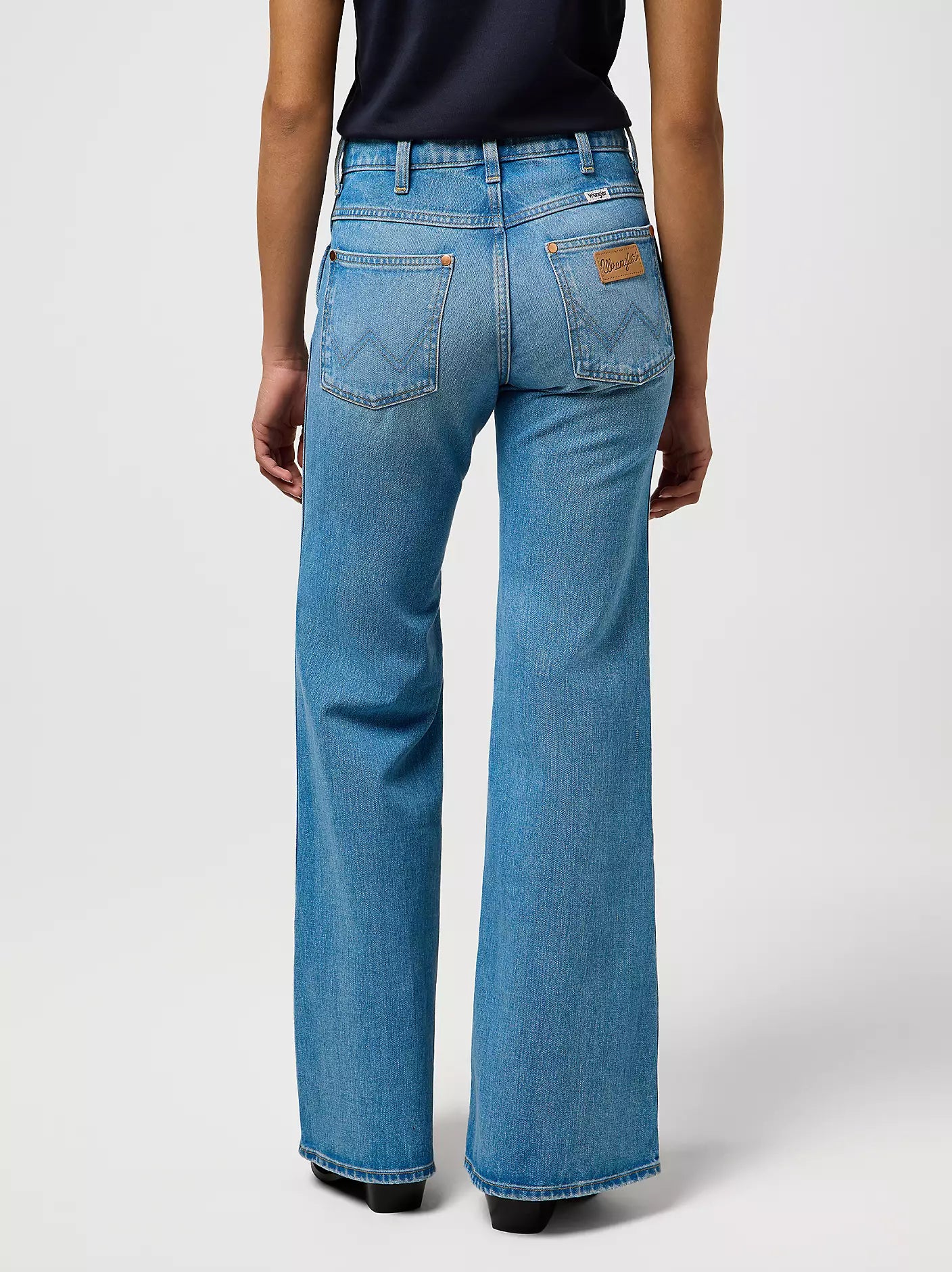 DAMSKIE SPODNIE WRANGLER 70S FLARE SOFT OCEAN 112371178