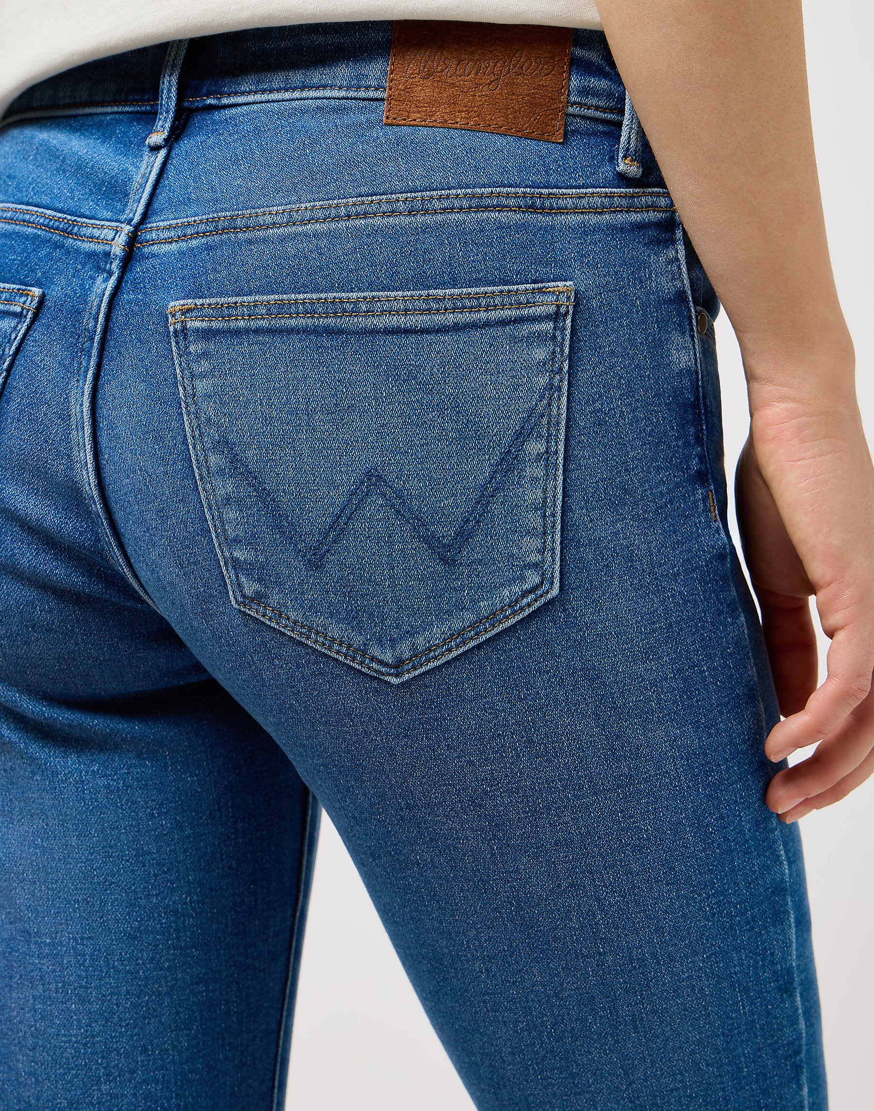 DAMSKIE SPODNIE WRANGLER BOOTCUT RAVEN 112334275