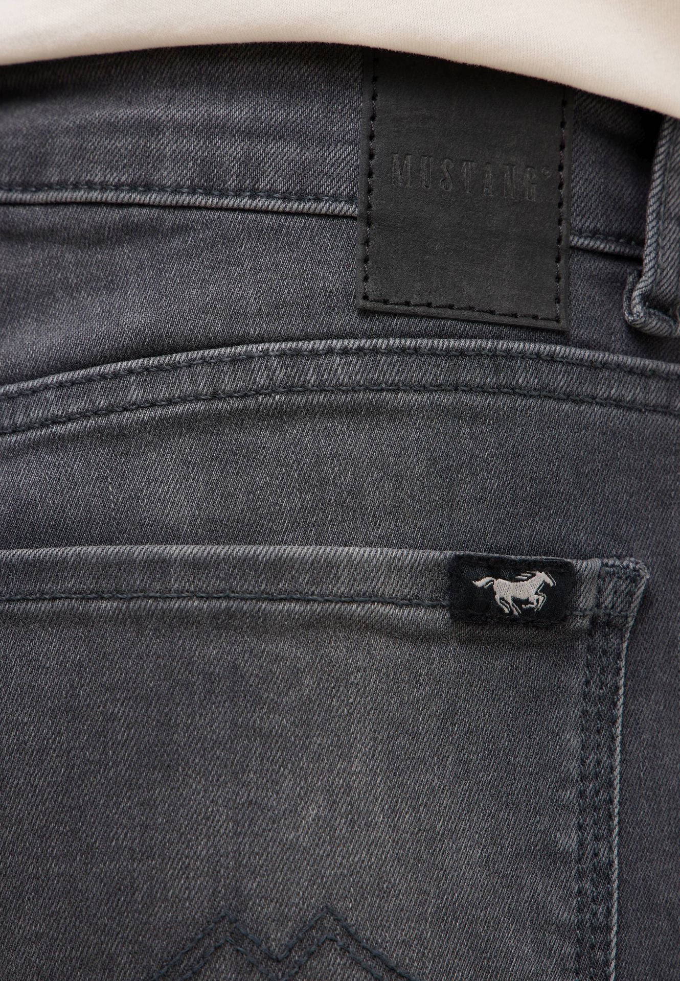 Damskie Spodnie Jeansowe Mustang Style Crosby Relaxed Slim Denim Black 1016913 4000 682