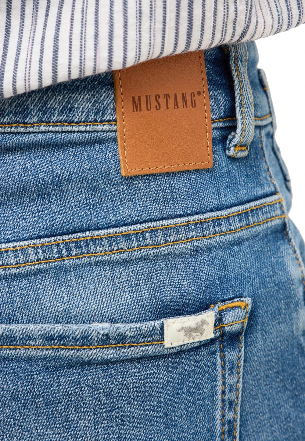 Damskie Szorty Mustang Style Charlotte Shorts Denim Blue 1016557 5000 521