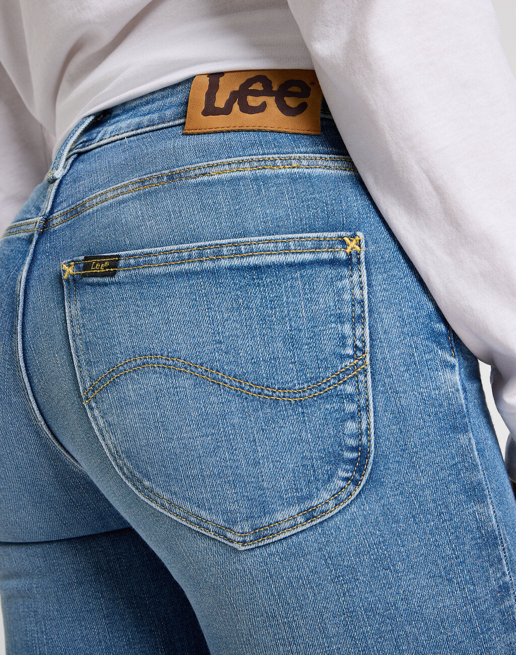 Lee Damskie Spodnie Jeansowe Elly Holding Back 112355239 L305016270