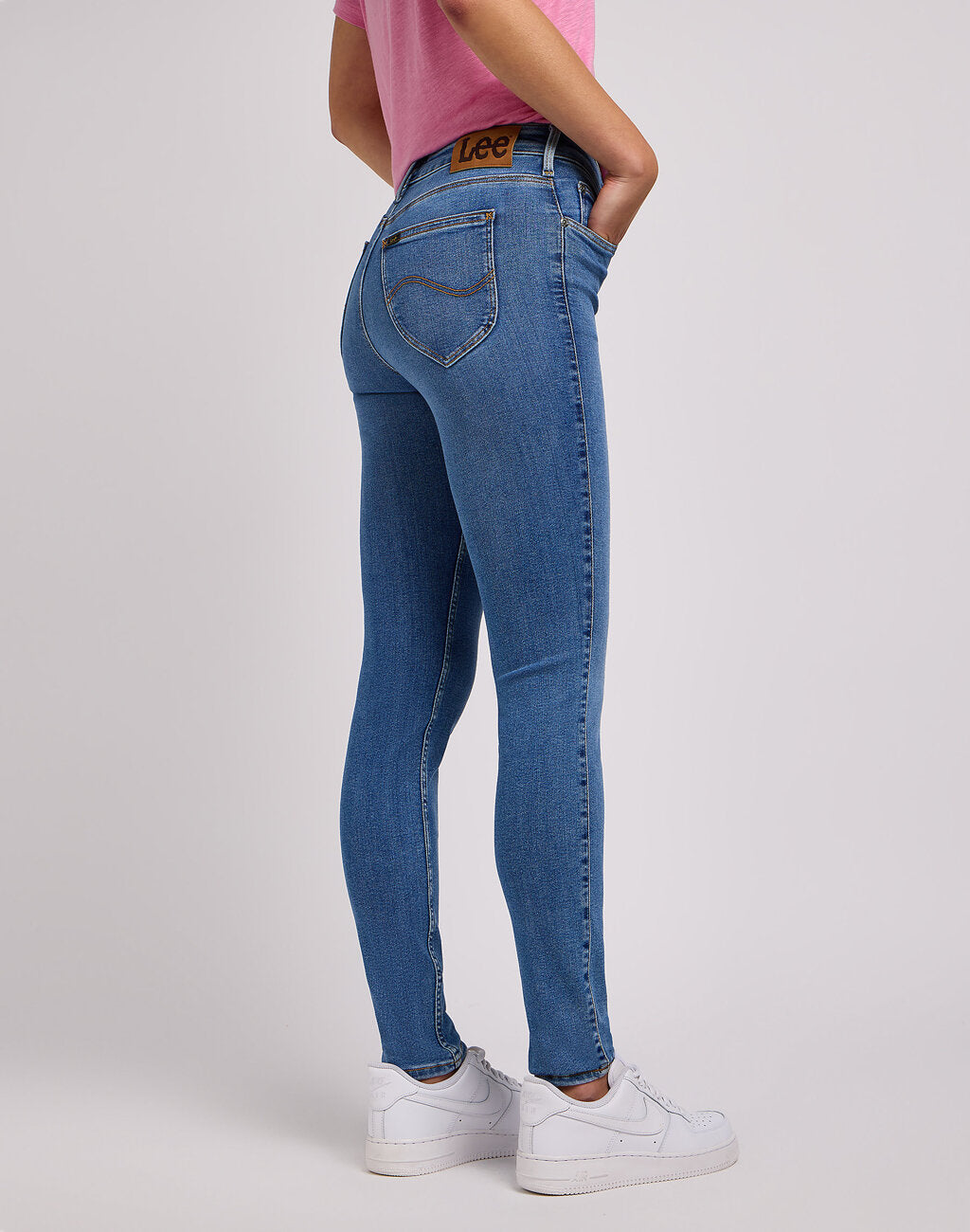 Damskie Spodnie Jeansowe Lee Foreverfit Indigo Springs 112348936 L32S007972