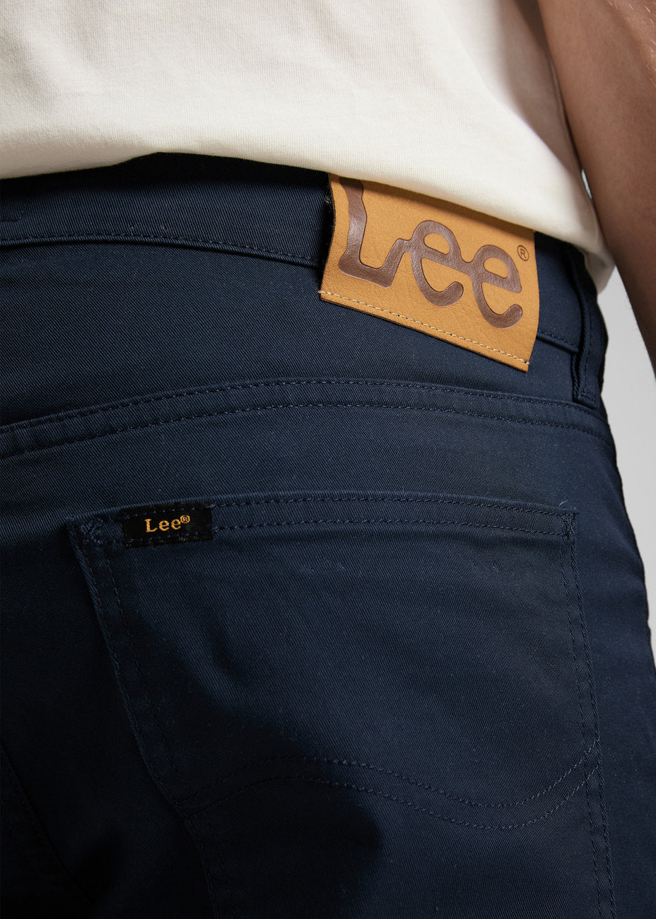 LEE DAREN ZIP FLY MĘSKIE SPODNIE MATERIAŁOWE DEEP NAVY L707TY64 112145476