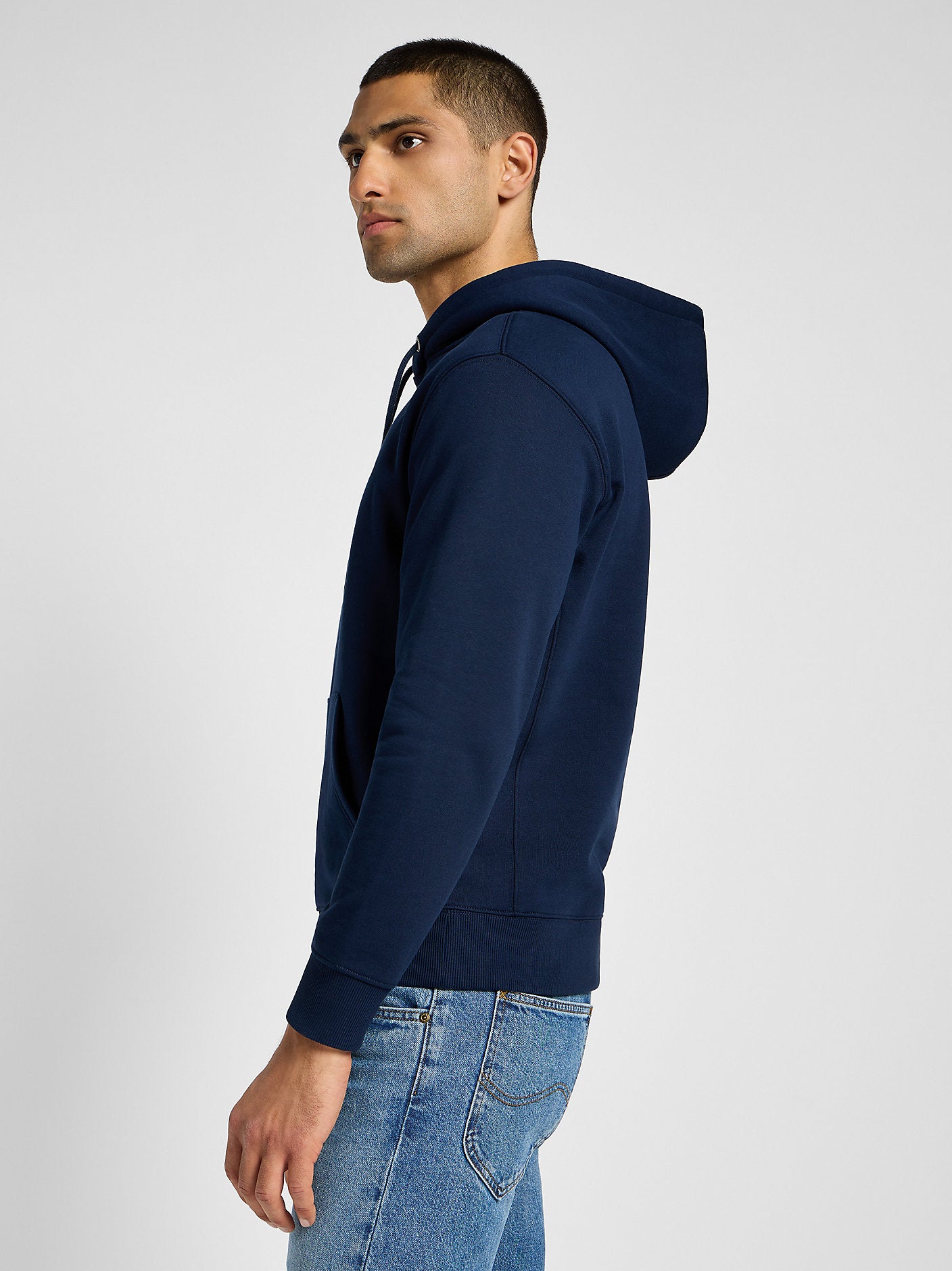 LEE MĘSKA BLUZA Z KAPTUREM LEE SEASONAL HOODIE INKY BLUE 112358048
