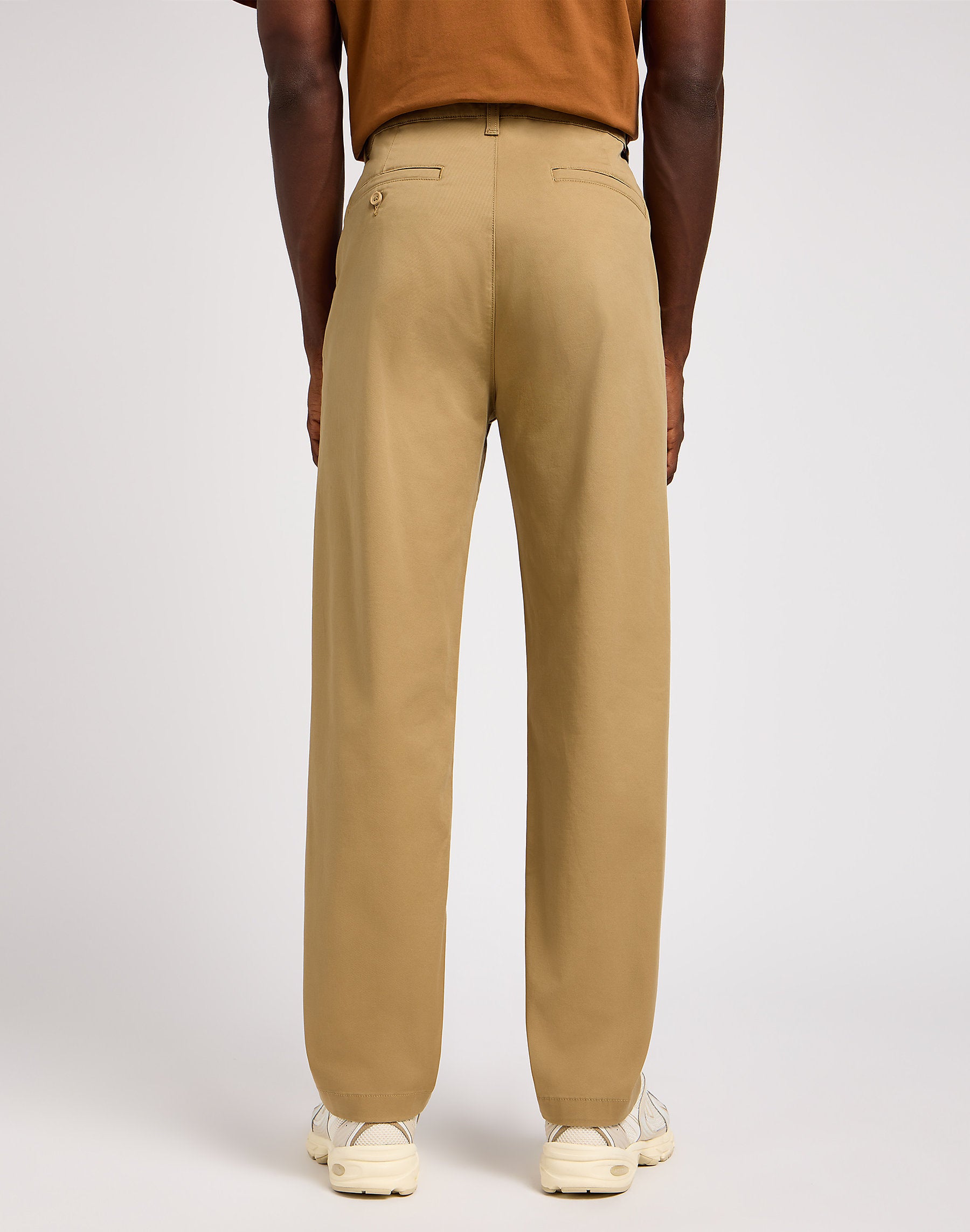 LEE MĘSKIE SPODNIE MATERIAŁOWE LEE RELAXED CHINO CLAY 112342933