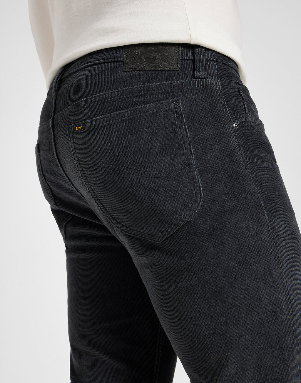 LEE RIDER MĘSKIE SPODNIE MATERIAŁOWE SZTRUKSOWE DARK MUTED GRAY 112355800 L701008531