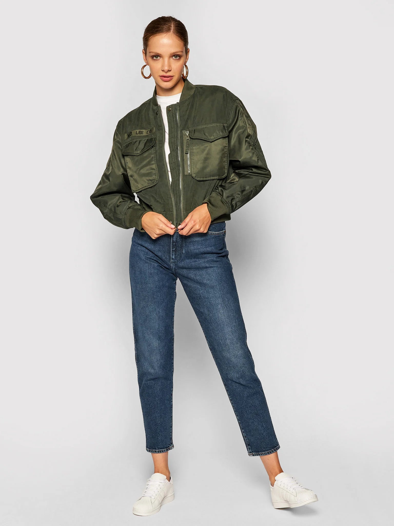 LEE SATEEN BOMBER DAMSKA KURTKA PRZEJŚCIOWA OLIVE GREEN L56EMMNX 112113030