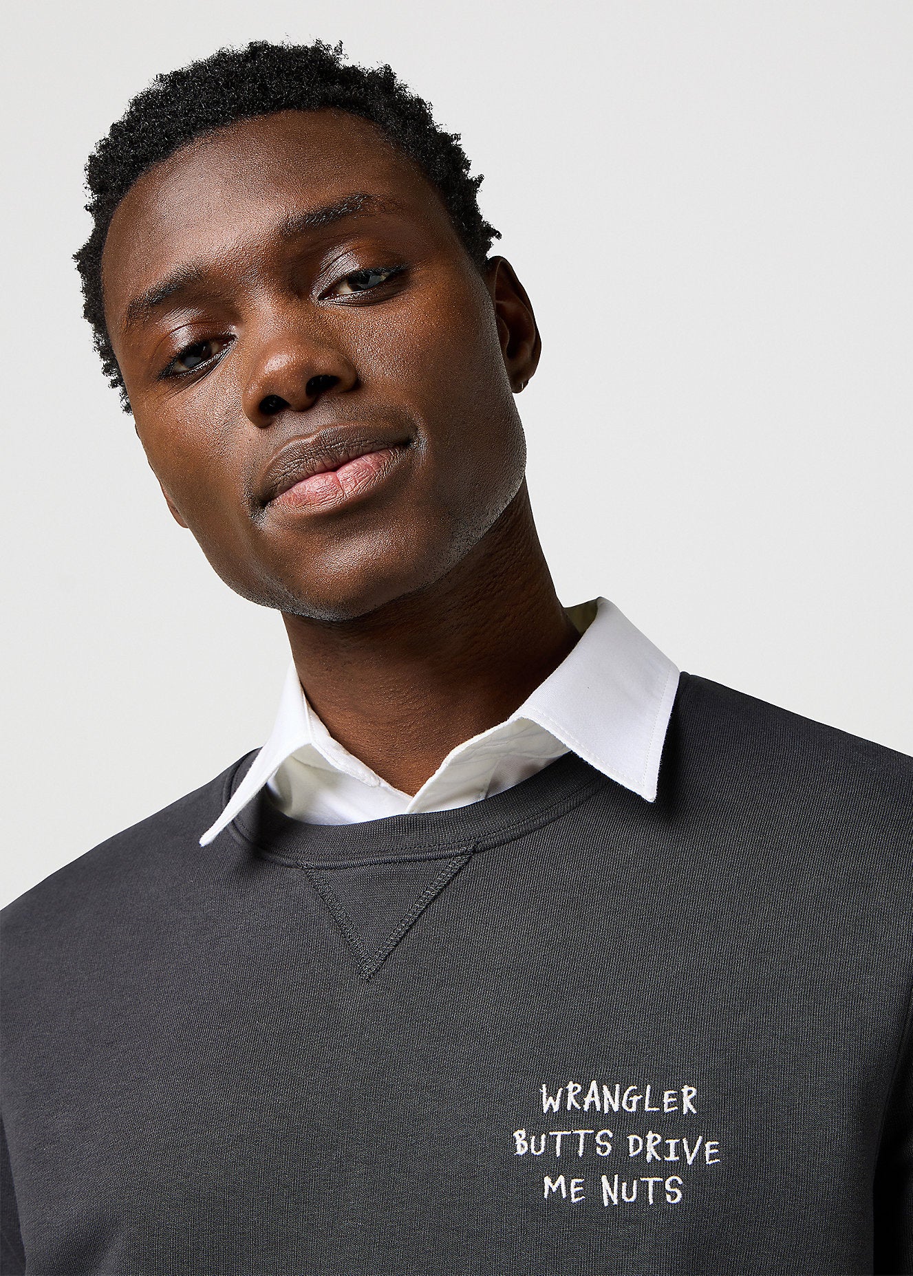 Meska Bluza Wrangler Embroidery Crew Faded Black 112371518