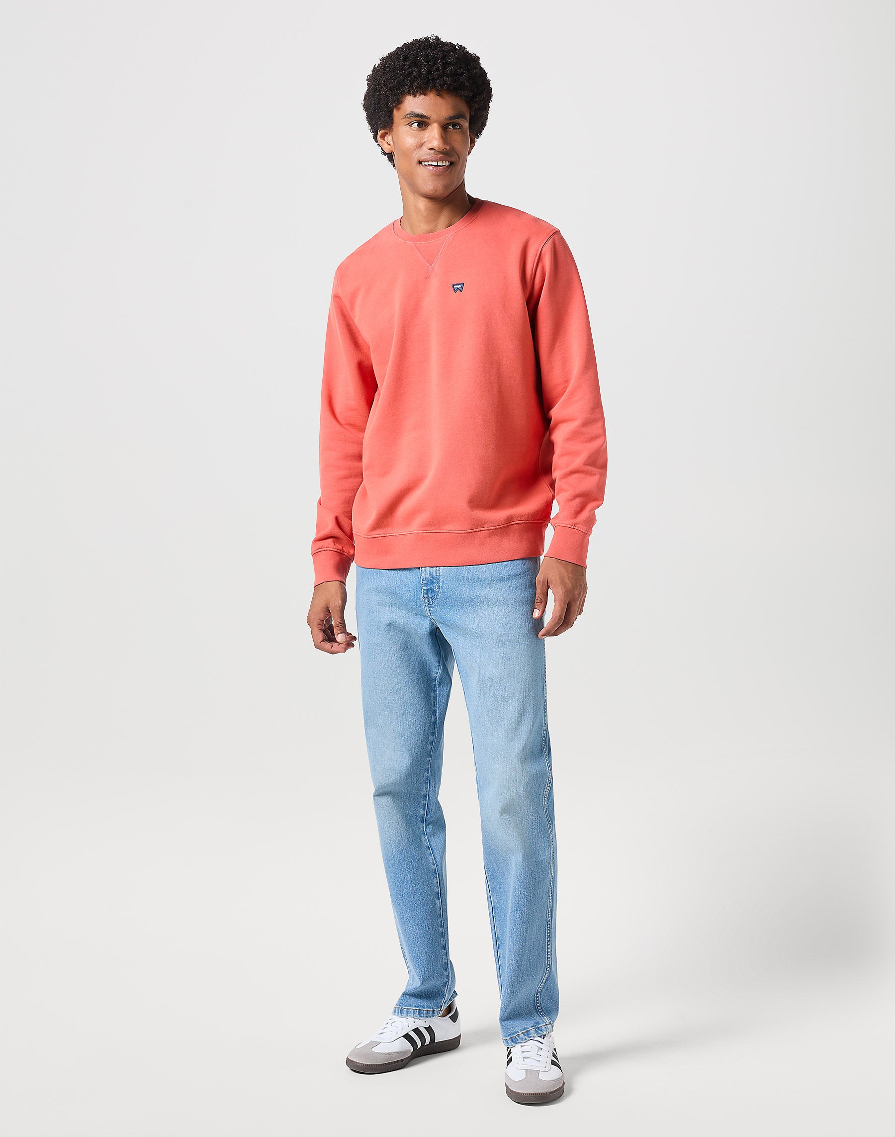 MESKA BLUZA WRANGLER SIGN OFF CREW BURNT SIENNA 112350536