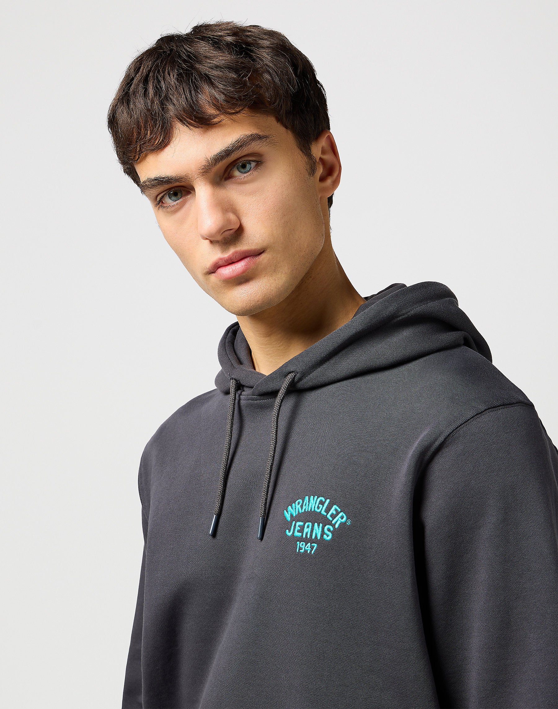 MĘSKA BLUZA WRANGLER SMALL LOGO HOODIE FADED BLACK 112364094