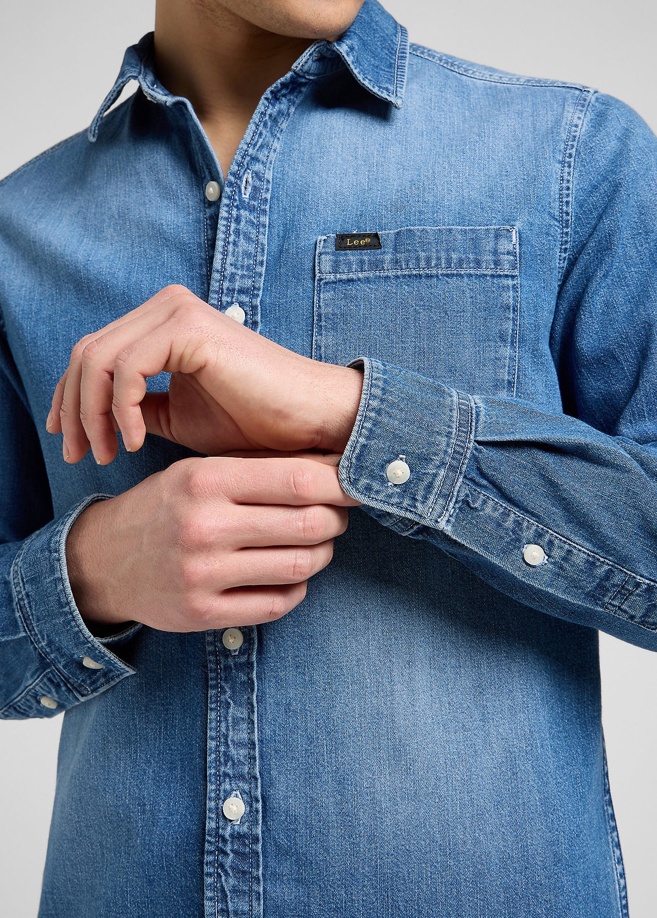 Męska Koszula Jeansowa Lee Leesure Shirt Mid Blue Denim 112370551