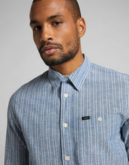 MĘSKA KOSZULA MATERIAŁOWA LEE ONE POCKET SHIRT WASHED BLUE L66NQALR 112116600